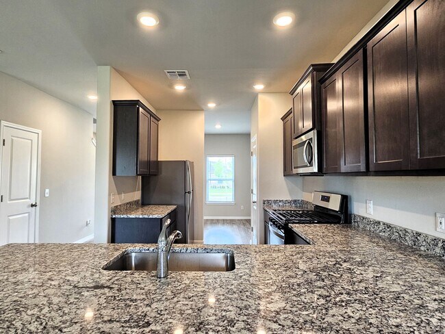 Building Photo - 1708 Amaranth Ln