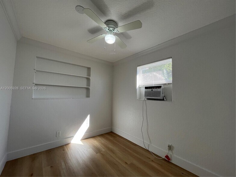 Building Photo - 6301 SW 20th St