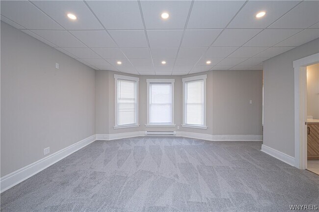 Building Photo - 2148 Main St