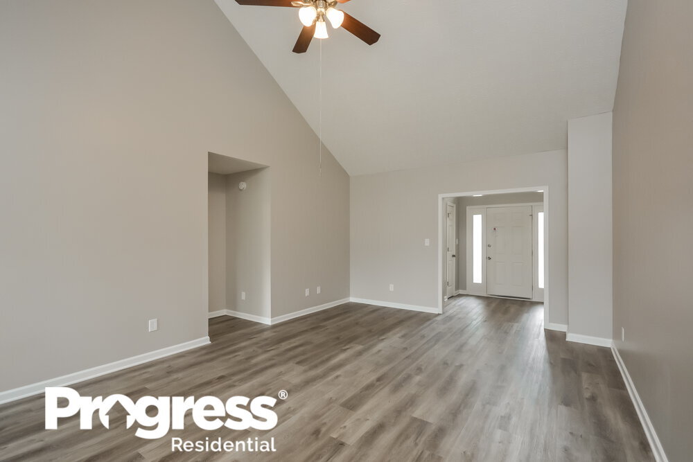 Building Photo - 433 Summer Hill Cir