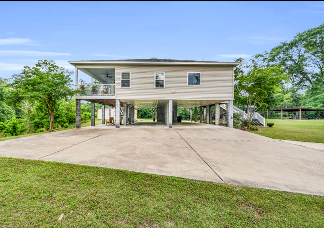 Building Photo - 790 Moores Creek Rd