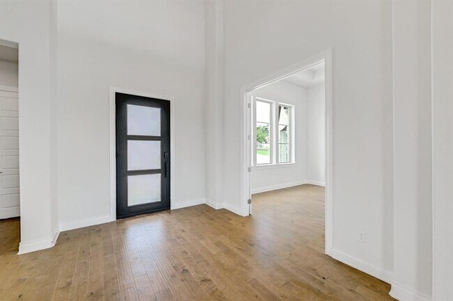 Building Photo - 4809 Serene Hills Dr