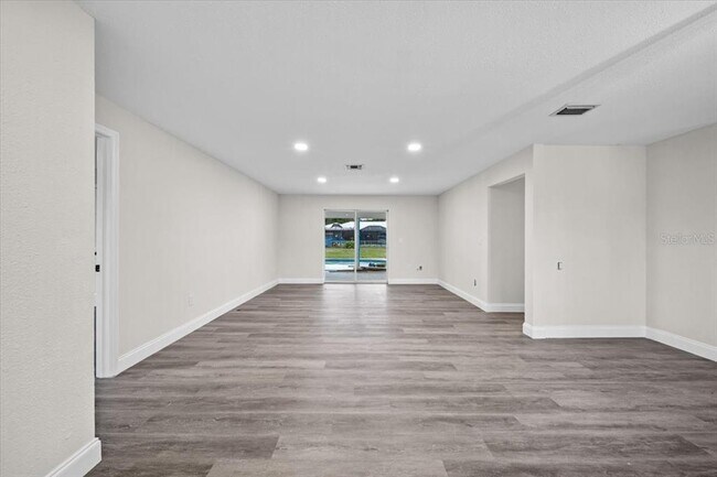 Building Photo - 21224 Quesada Ave