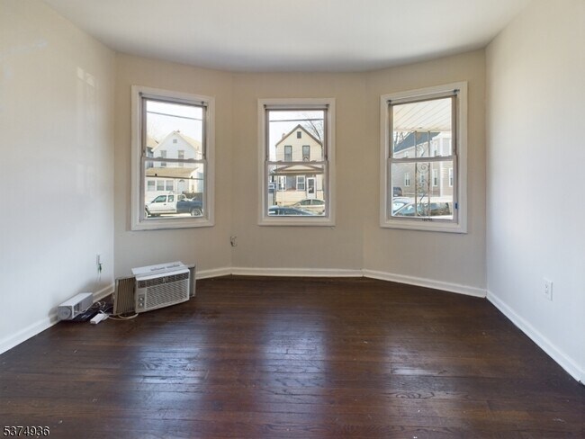 Building Photo - 255 S 19th St