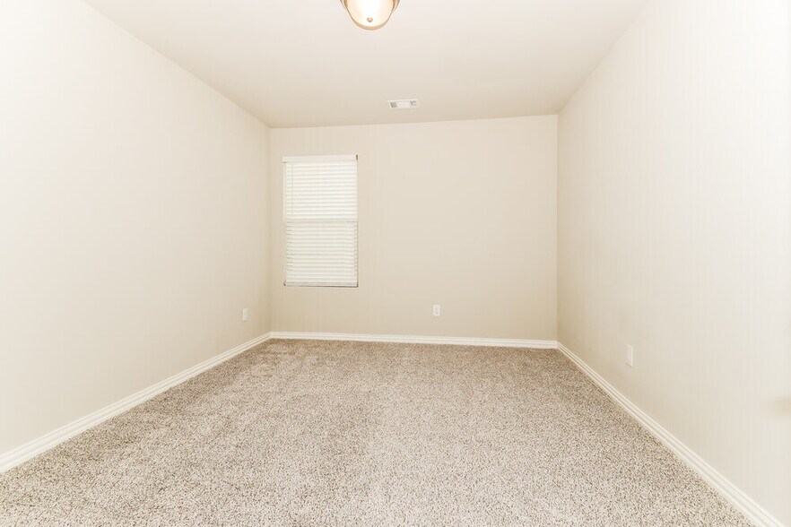 Building Photo - 1304 Cress Gdn Ln