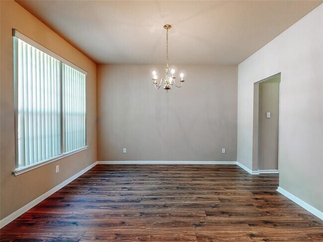 Building Photo - 1600 Silver Spur Cove