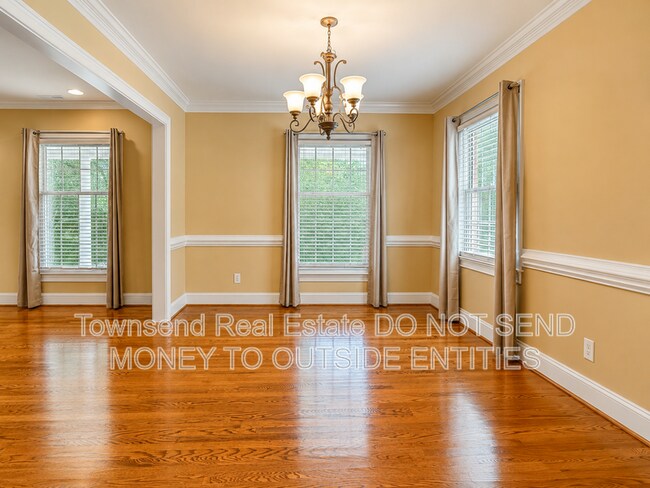 Building Photo - 342 Devane St