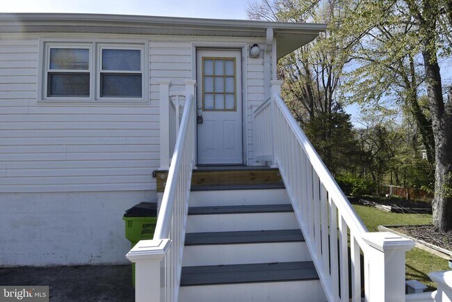 Building Photo - 3931 Dominion Dr