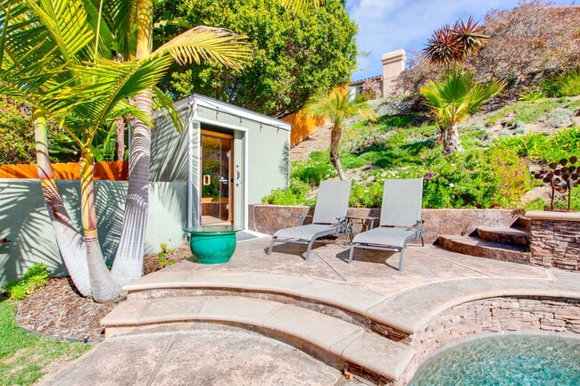 Building Photo - 3000 Azahar St