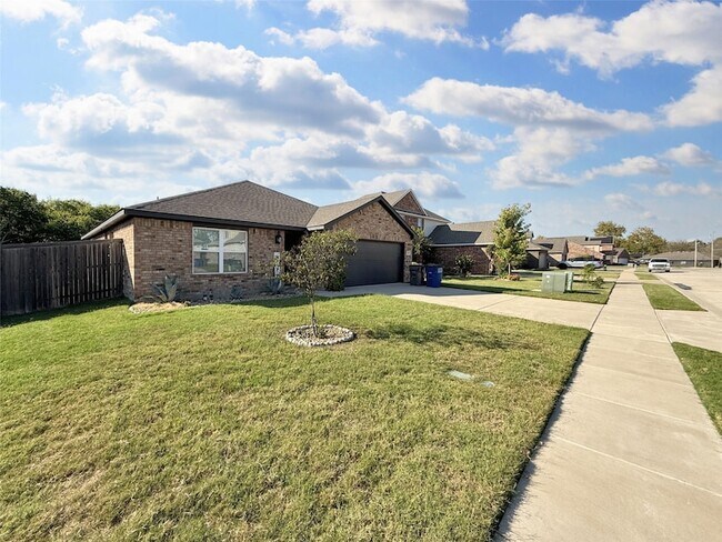 Building Photo - 228 Teakwood Dr