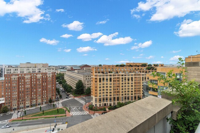Building Photo - Madrigal Lofts in Mt Vernon Triangle | 2 Bed | 2 Bath | 920 Sf | Balcony | 1 Garage Parking Space