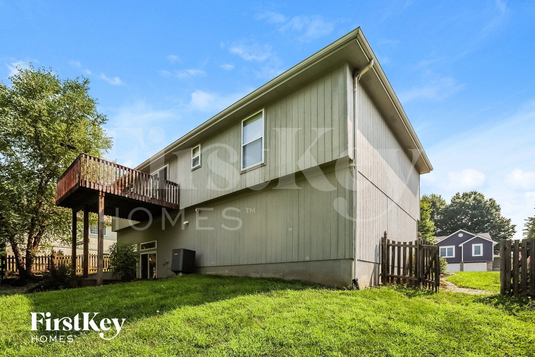 Building Photo - 7016 N Bristol Ave