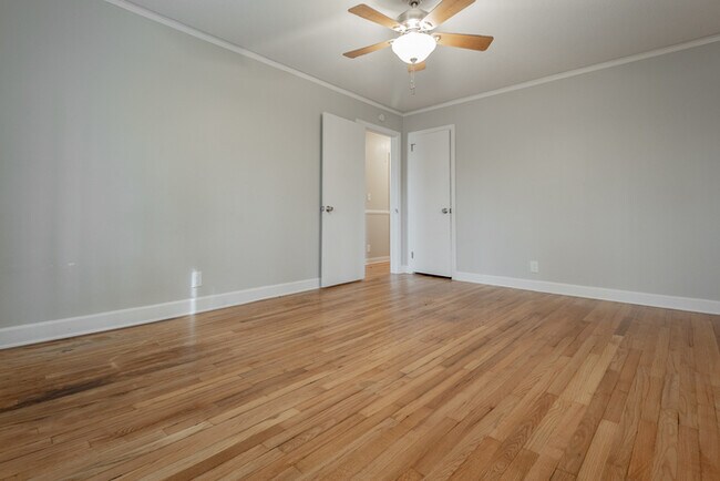 Building Photo - REDUCED!