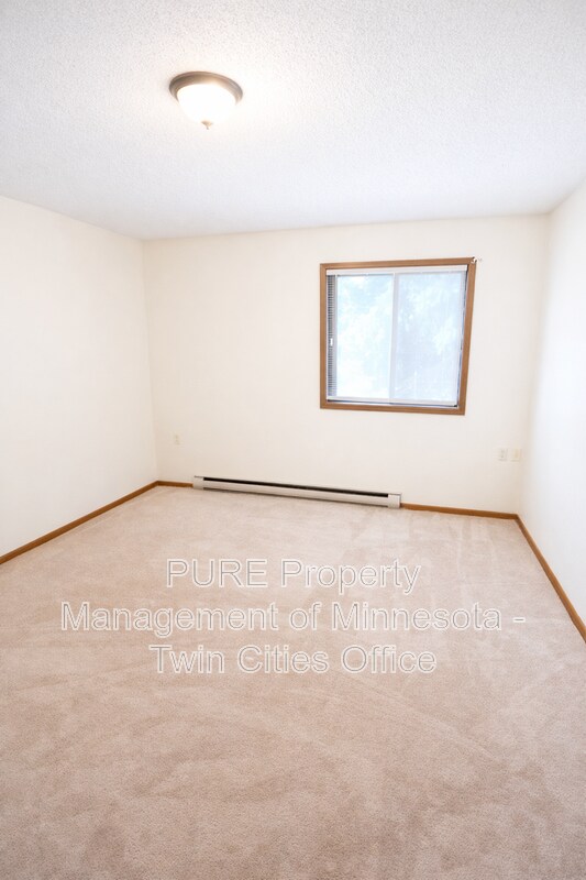 Building Photo - 221 Grand Ave W