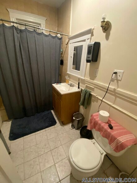 Building Photo - 5 Harvard Ter