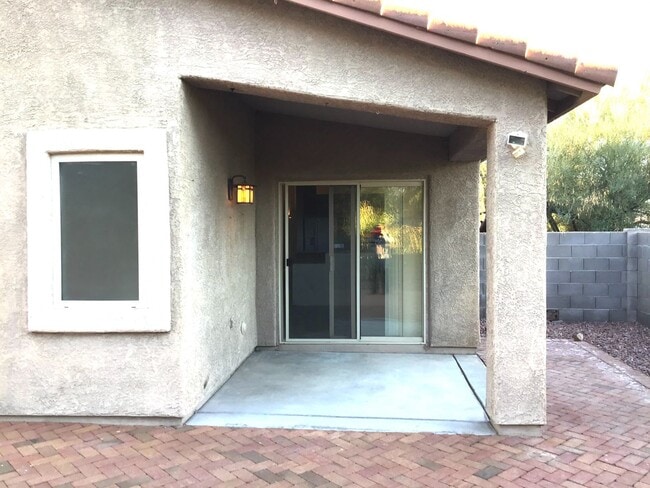 Building Photo - 3Bd/2ba Nice, clean in Rancho Vistoso, 3 Car Garage, Oro Valley