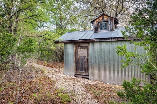 Building Photo - 112 Boulder Ln
