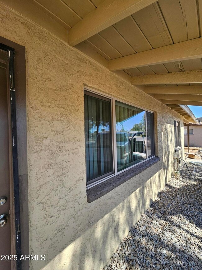 Building Photo - 1124 N Gilbert Ave