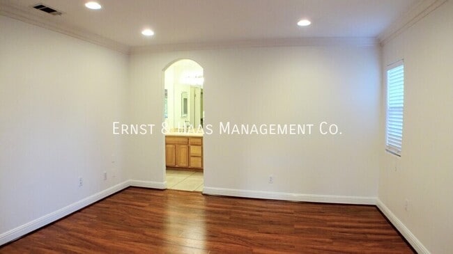 Building Photo - 1148 Termino Ave