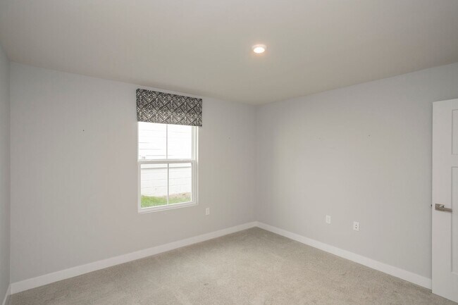 Building Photo - 711 Cottage Dr