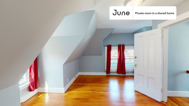 Building Photo - 53 Saunders St