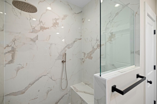 Building Photo - 119 Spruce St