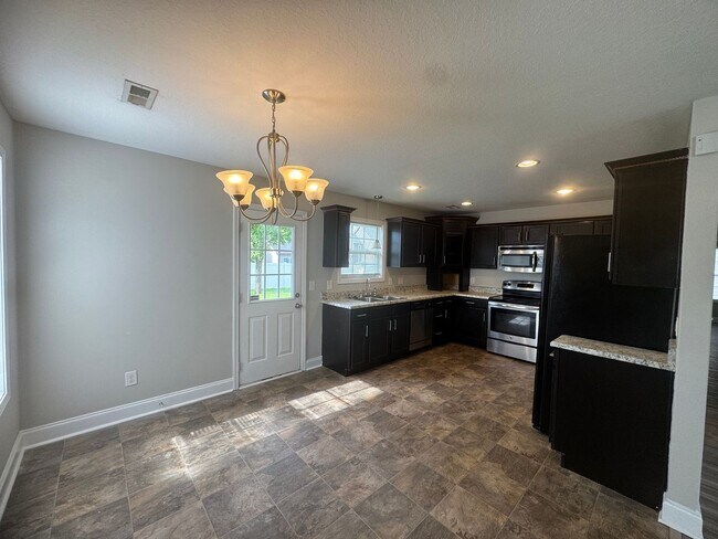 Building Photo - Gorgeous Single Family Home