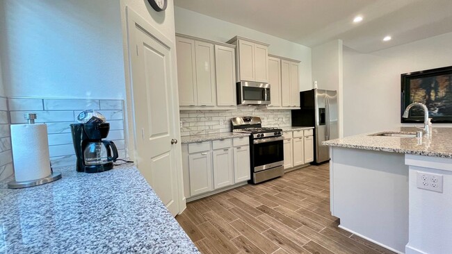 Building Photo - 4516 Bartagrass Dr