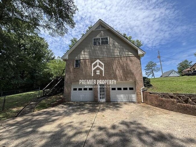 Building Photo - 135 Fox Hill Ct