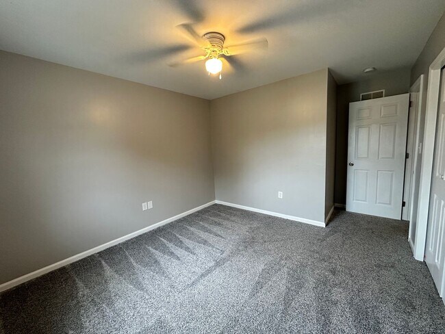Building Photo - 206 Lighthouse Dr