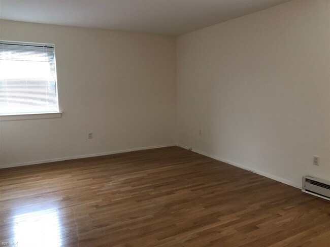 Building Photo - 606 Cooper Landing Rd