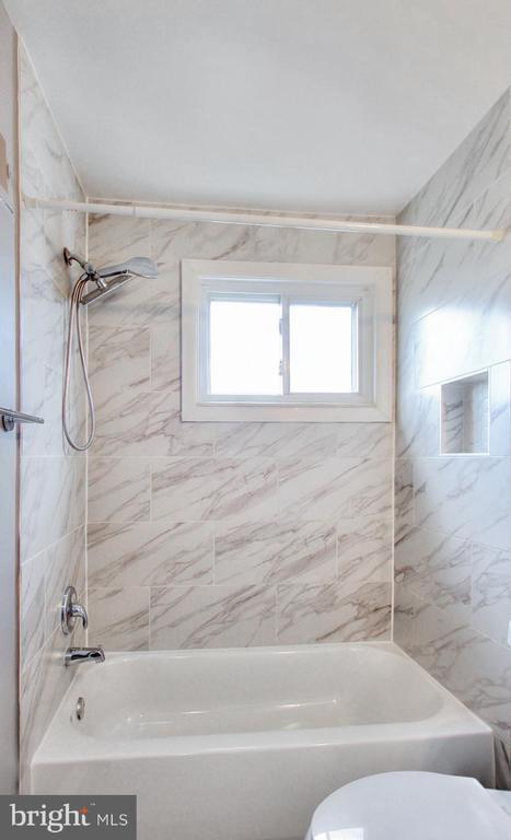 Building Photo - 2580 Iverson St