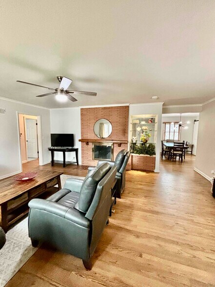 Building Photo - 1606 N 60th St