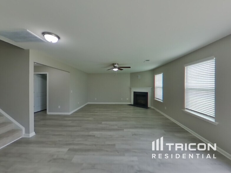 Building Photo - 308 Savannah Hills Dr