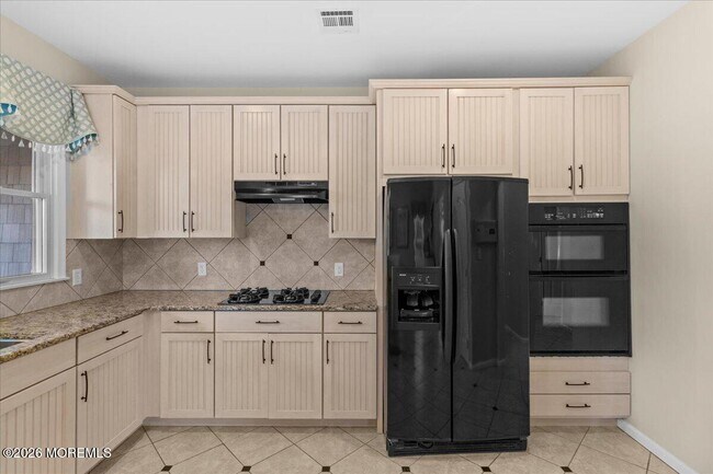 Building Photo - 303 NJ-35