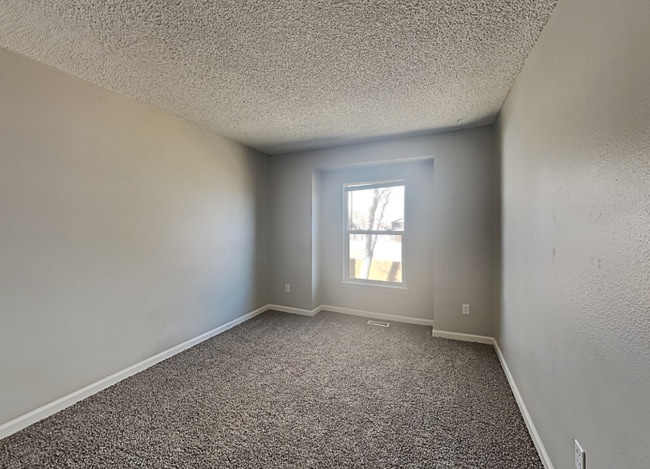 Building Photo - 16633 Blue Mist Cir