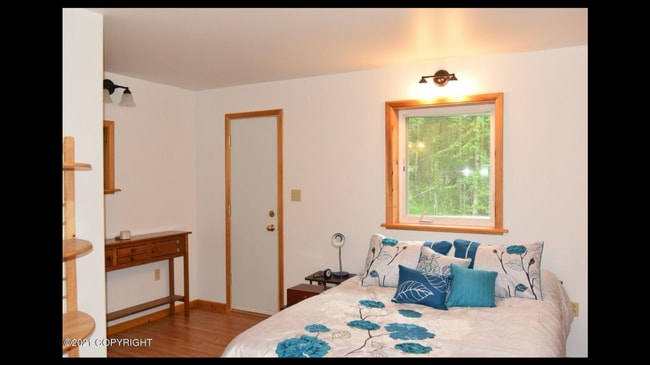Building Photo - 3BR/3BA Home on 1.9 Acres – Mountain Views...