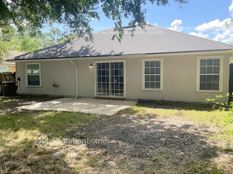 Building Photo - 1736 Northglen Cir