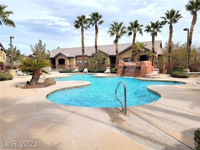 Building Photo - 8250 N Grand Canyon Dr