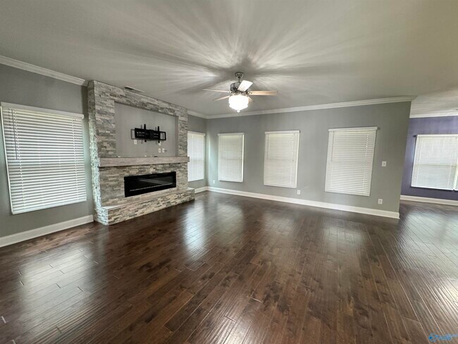 Building Photo - 418 Fern Terrace NW