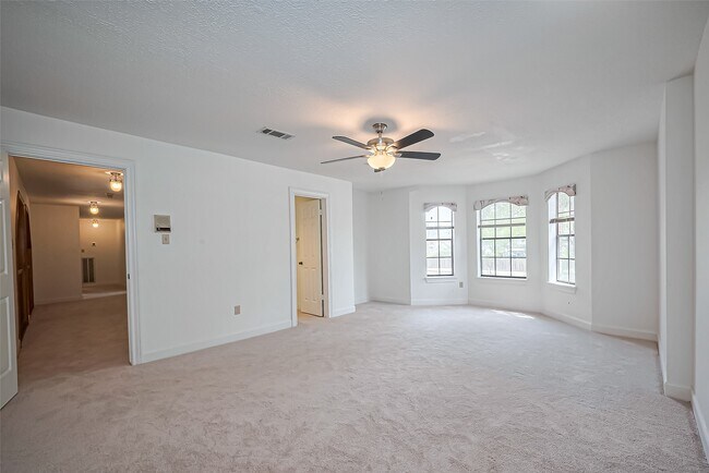 Building Photo - 18307 Champion Forest Dr