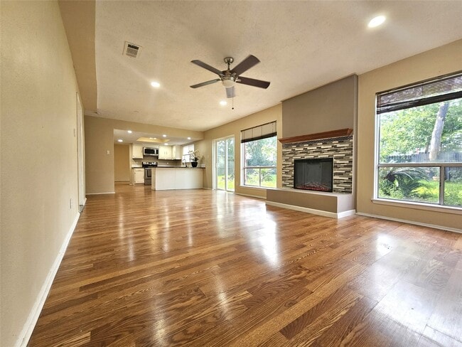 Building Photo - 8622 Quail Burg Ln