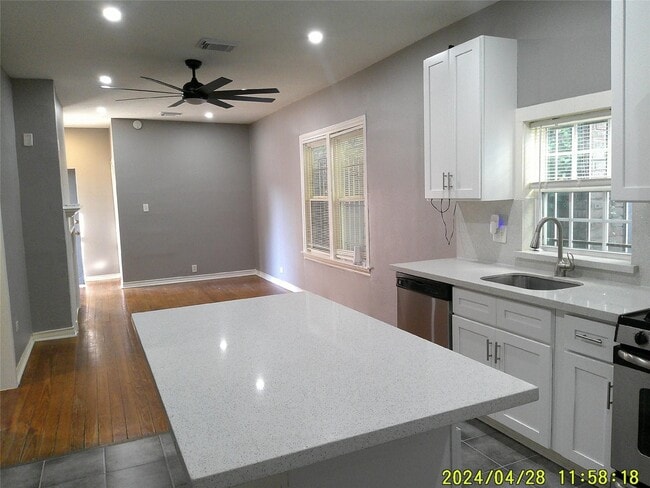 Building Photo - 3217 Winbern St