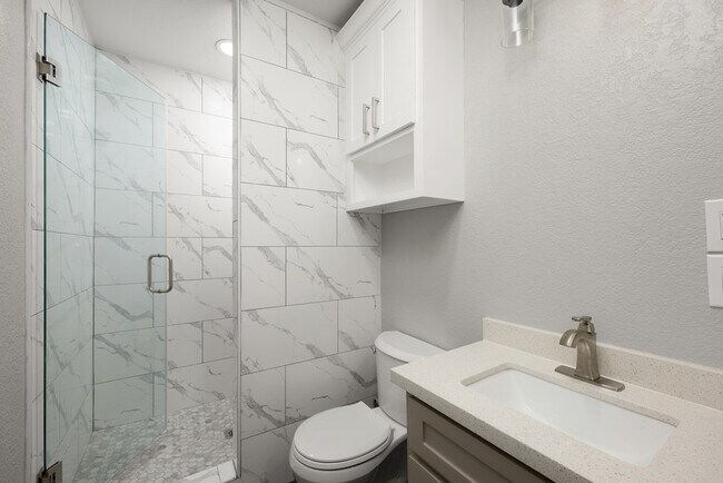 Building Photo - 595 S Mccullough St