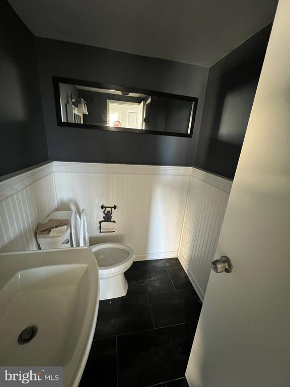 Building Photo - 6631 Wakefield Dr