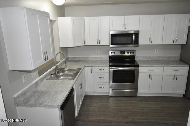 Building Photo - 2031 Brandymill Ln