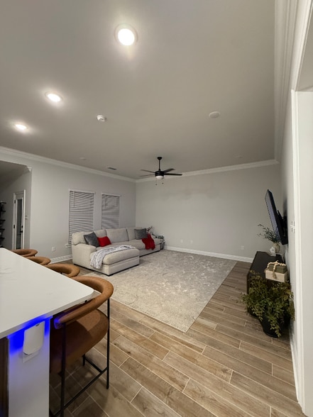 Building Photo - 184 Bon Ami Dr