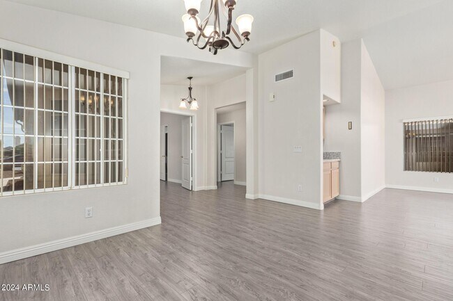 Building Photo - 10848 W Ventana Dr S