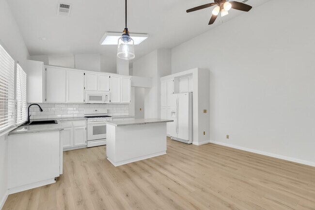 Building Photo - 9332 Caulfield Dr