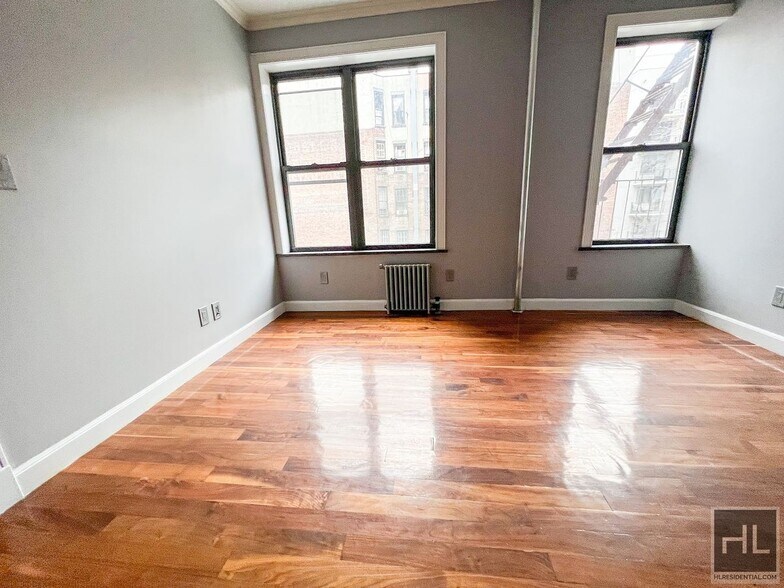 Building Photo - Second Avenue